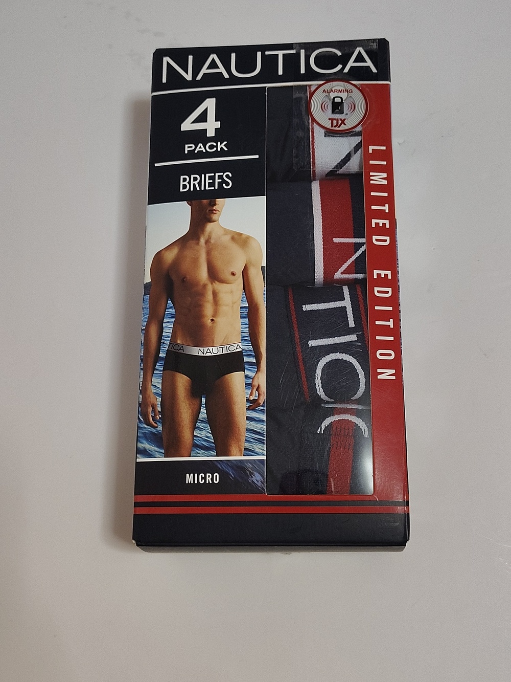 Nautica Men’s Brief 4-Pack in Black & Navy - Size  36-38